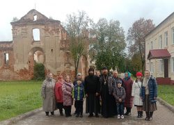 Прихожане Никольского храма а.г. Свислочь посетили святые места Могилевской области