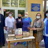 Состоялась передача книг, собранных во время проведения акции «Пасхальный Дар»