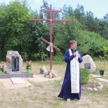 Священник принял участие в открытии памятника
