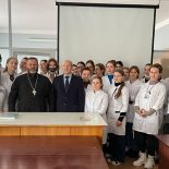 Протоиерей Иоанн Коляда провел беседу со студентами-медиками