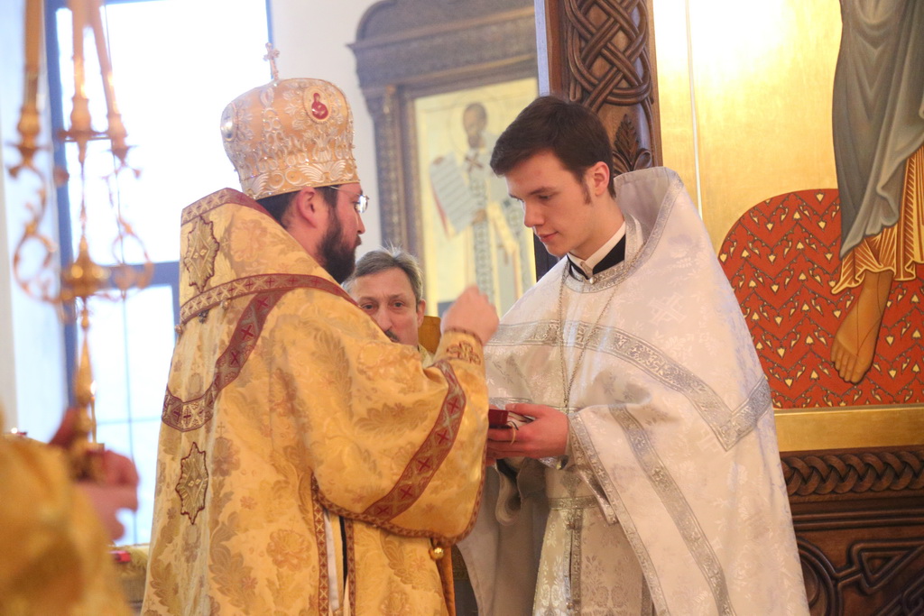 Божественная литургия и рукоположение во священника в Бобруйском кафедральном соборе
