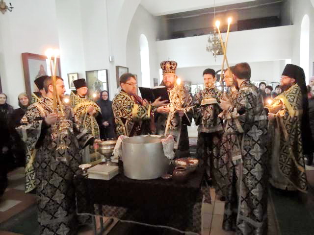 Божественная литургия Преждеосвященных Даров в Никольском кафедральном соборе