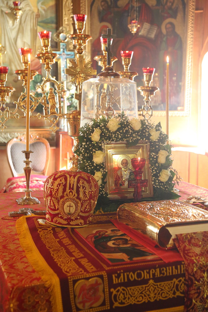 Накануне дня памяти святителя Николая Преосвященнейший Серафим совершил всенощное бдение в Николо-Софийском храме г.Бобруйска