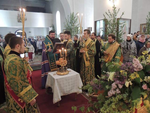Всенощное бдение в канун Дня Святой Троицы