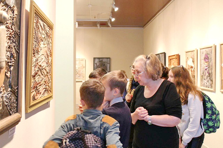 Ученики воскресной школы при Николо-Софийском храме посетили Бобруйский художественный музей