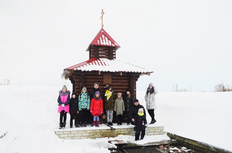 Педагоги, ученики и родители воскресной школы Николо-Софийского храма совершили поездку по святым местам Кировского района