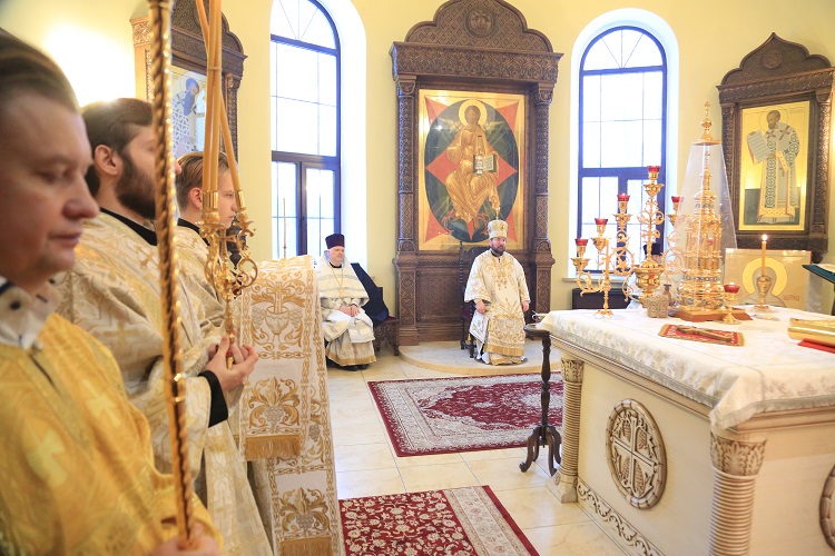 В день отдания праздника Богоявления епископ Серафим совершил Божественную литургию в Никольском соборе Бобруйска