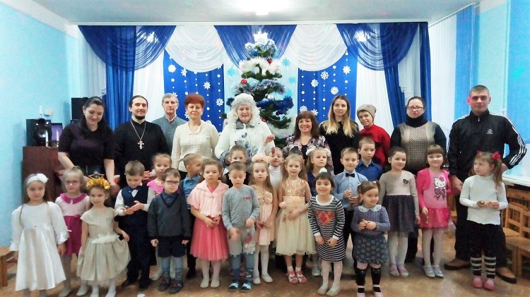 Священники Николо-Софийского храма посетили детские дошкольные учреждения города