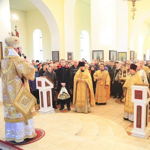 В Неделю сыропустную епископ Серафим совершил Божественную литургию и диаконскую хиротонию