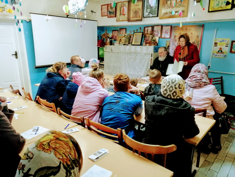 В воскресной школе Покровского прихода г. Кировска  состоялось родительское собрание