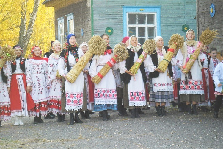 Клирики Бобруйской епархии приняли участие в празднике урожая «Богач»