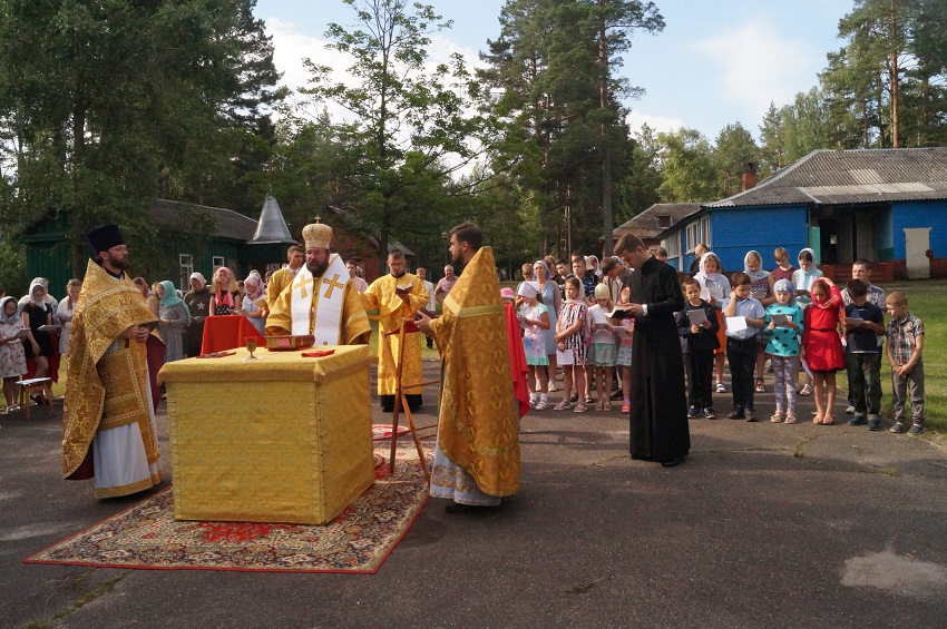 Воскресная Божественная литургия состоялась в епархиальном лагере «Дружба»