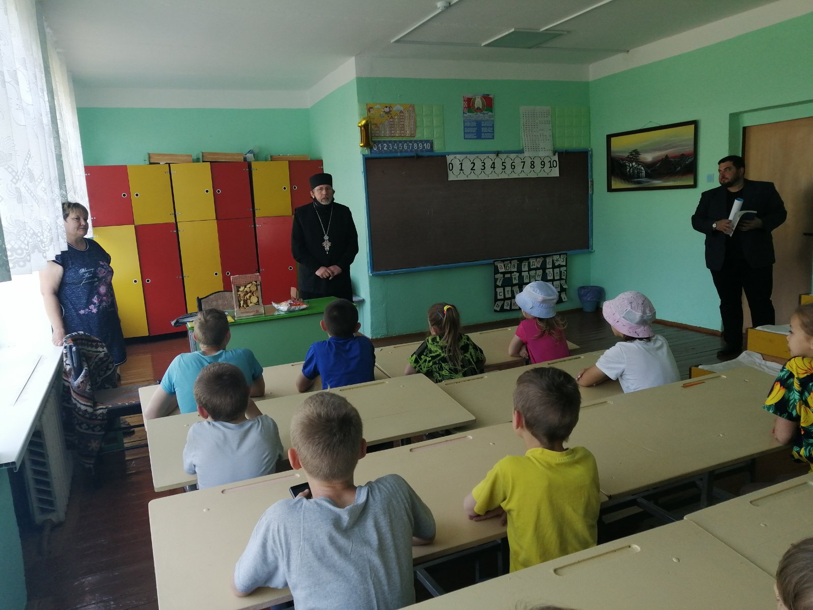Состоялась встреча священника с воспитанниками летнего школьного лагеря