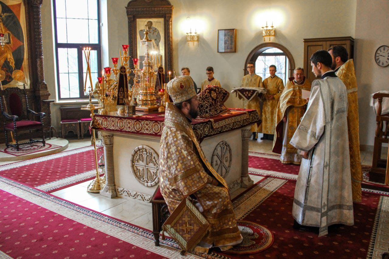 В Неделю 19-ю по Пятидесятнице епископ Серафим совершил иерейскую хиротонию в Никольском кафедральном соборе