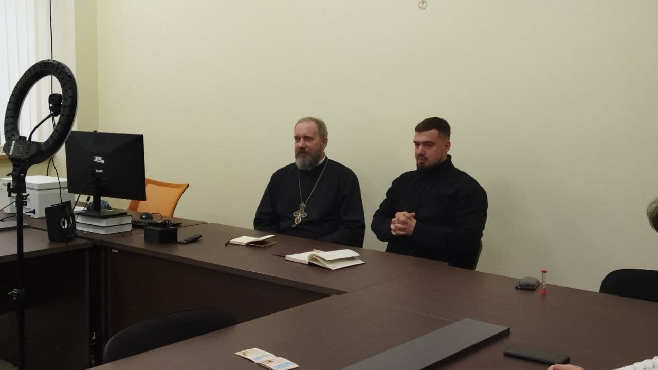 Клирик Бобруйской епархии принял участие в мероприятии, посвященном использованию интеллектуальных игр в воскресной школе