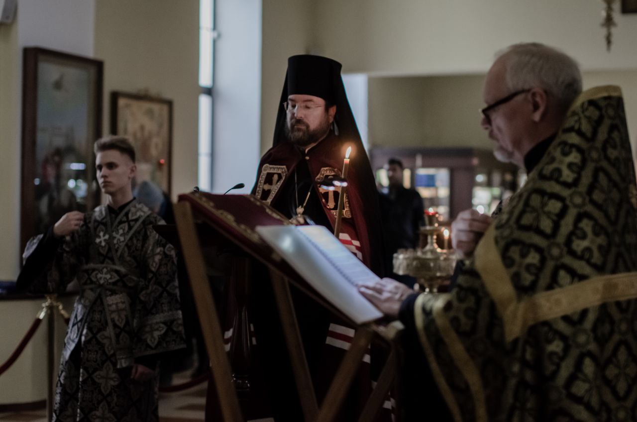 Епископ Серафим возглавил «Мариино стояние» в Никольском кафедральном соборе
