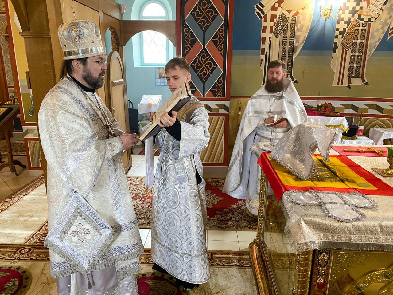 Предвозвещающую Пасху Лазареву субботу почтили архиерейским богослужением в Барколабовском монастыре