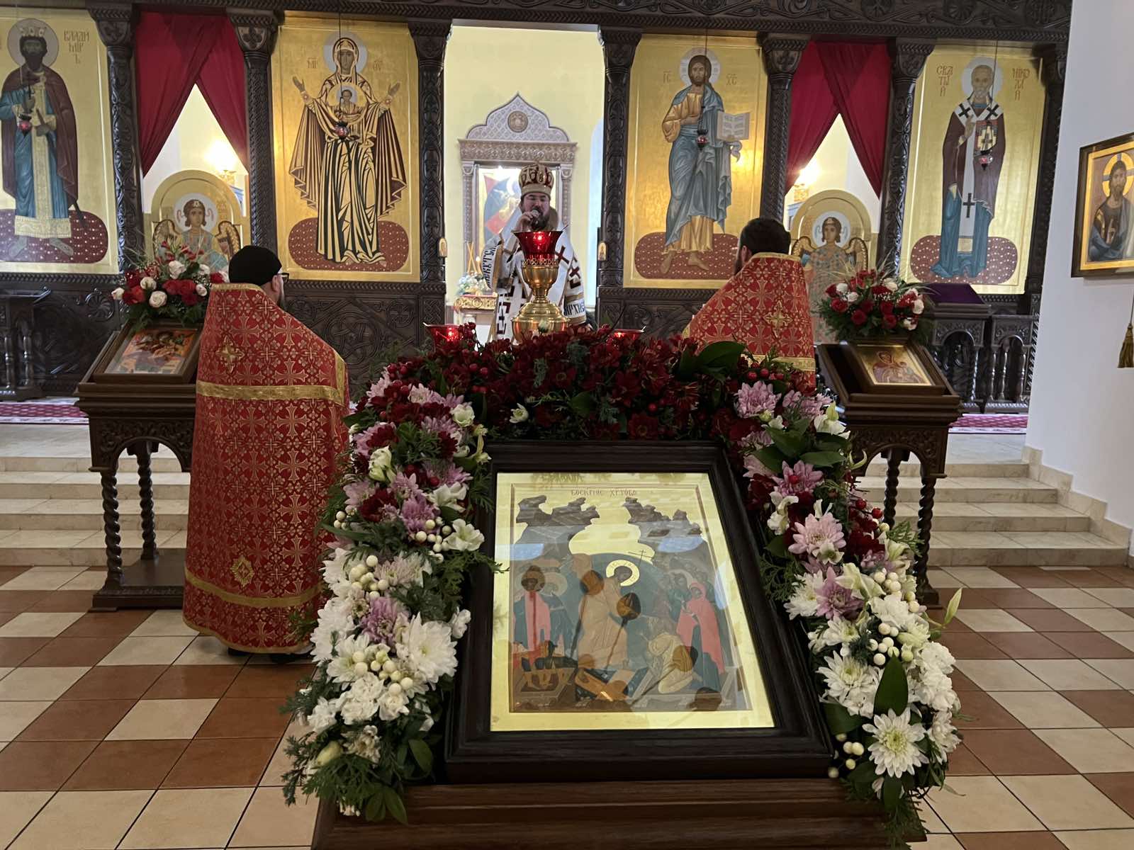 Правящий архиерей совершил богослужения в Неделю Антипасхи