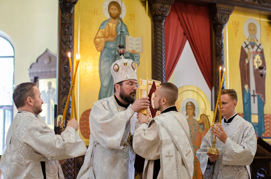В день праздника Рождества святого Иоанна Крестителя епископ Серафим совершил Божественную литургию в Никольском кафедральном соборе Бобруйска