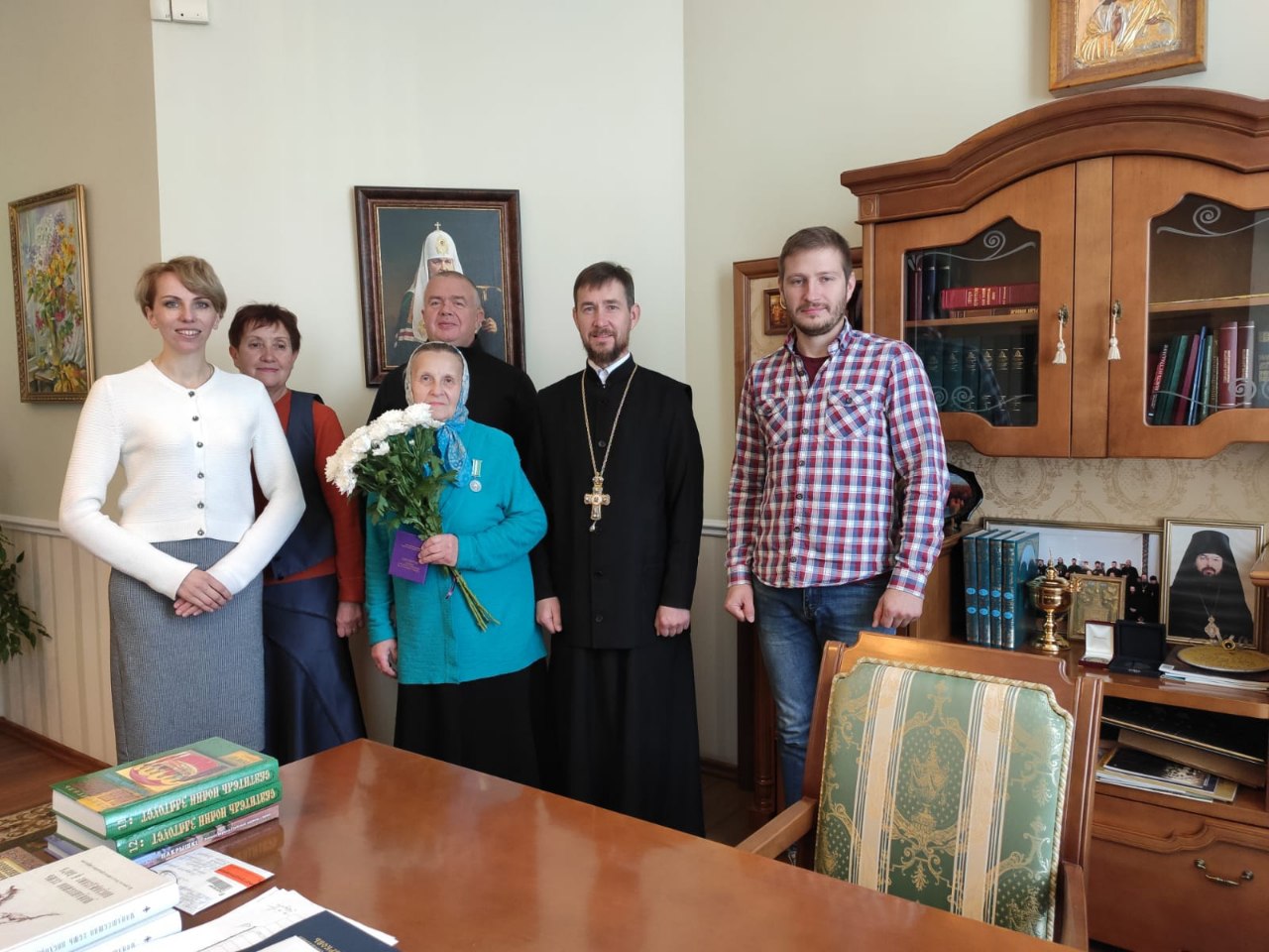 Предстоятель Белорусской Церкви удостоил работницу Бобруйского епархиального управления юбилейной награды