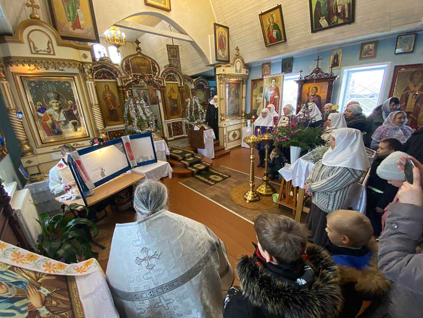 Традиции славления Рождества Христова на Покровском приходе города Кировска