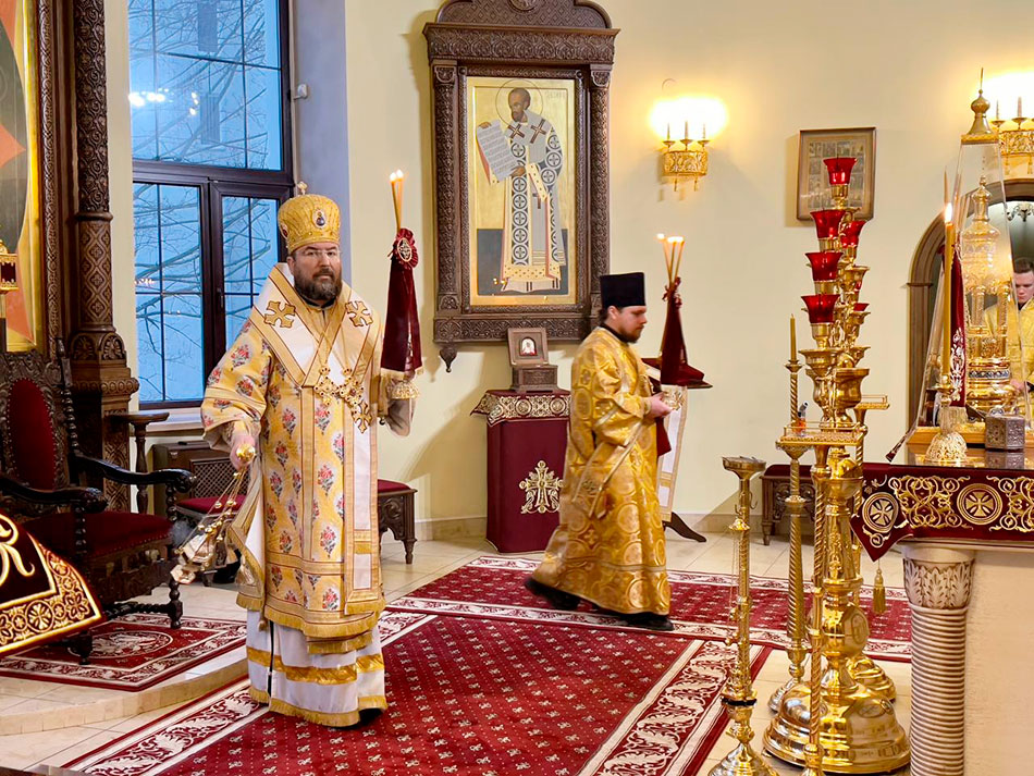 Епископ Серафим совершил воскресную Божественную литургию в Никольском кафедральном соборе Бобруйска