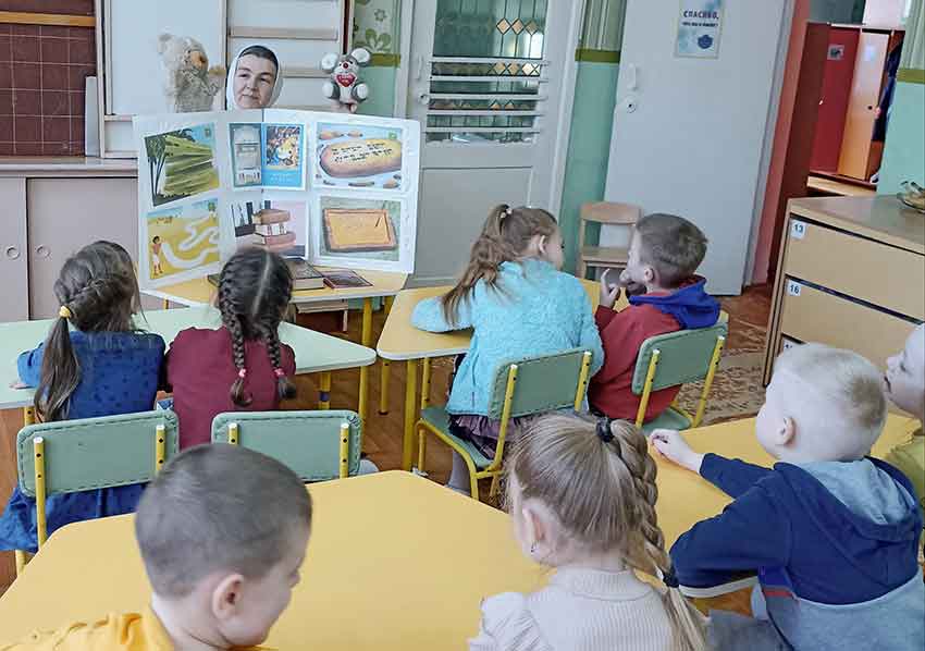 В детском саду Кировска состоялось занятие, приуроченное ко Дню православной книги