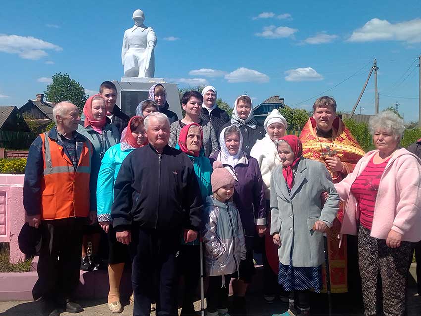 В селе Бацевичи состоялась лития у памятника воинам-защитникам деревни