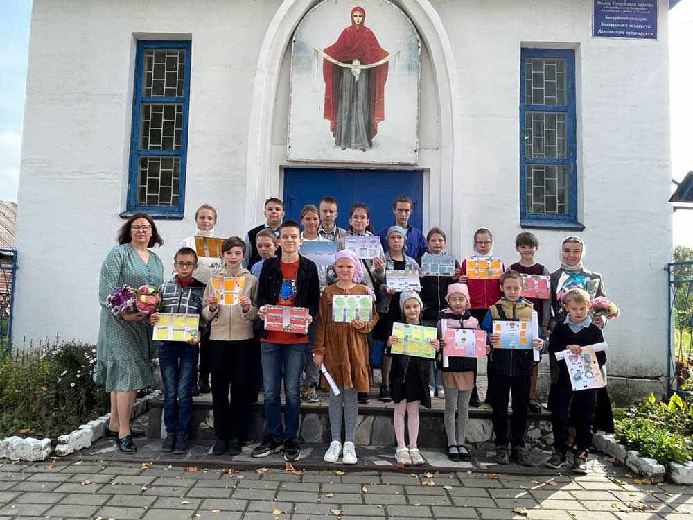 Дан старт очередному учебному году в школе Покровского храма г. Кировска