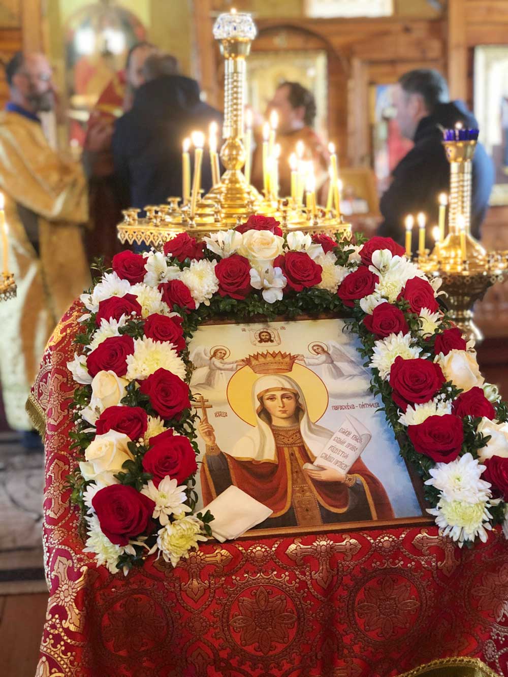 В день памяти великомученицы Параскевы храм в д. Павловичи отметил свой престольный праздник