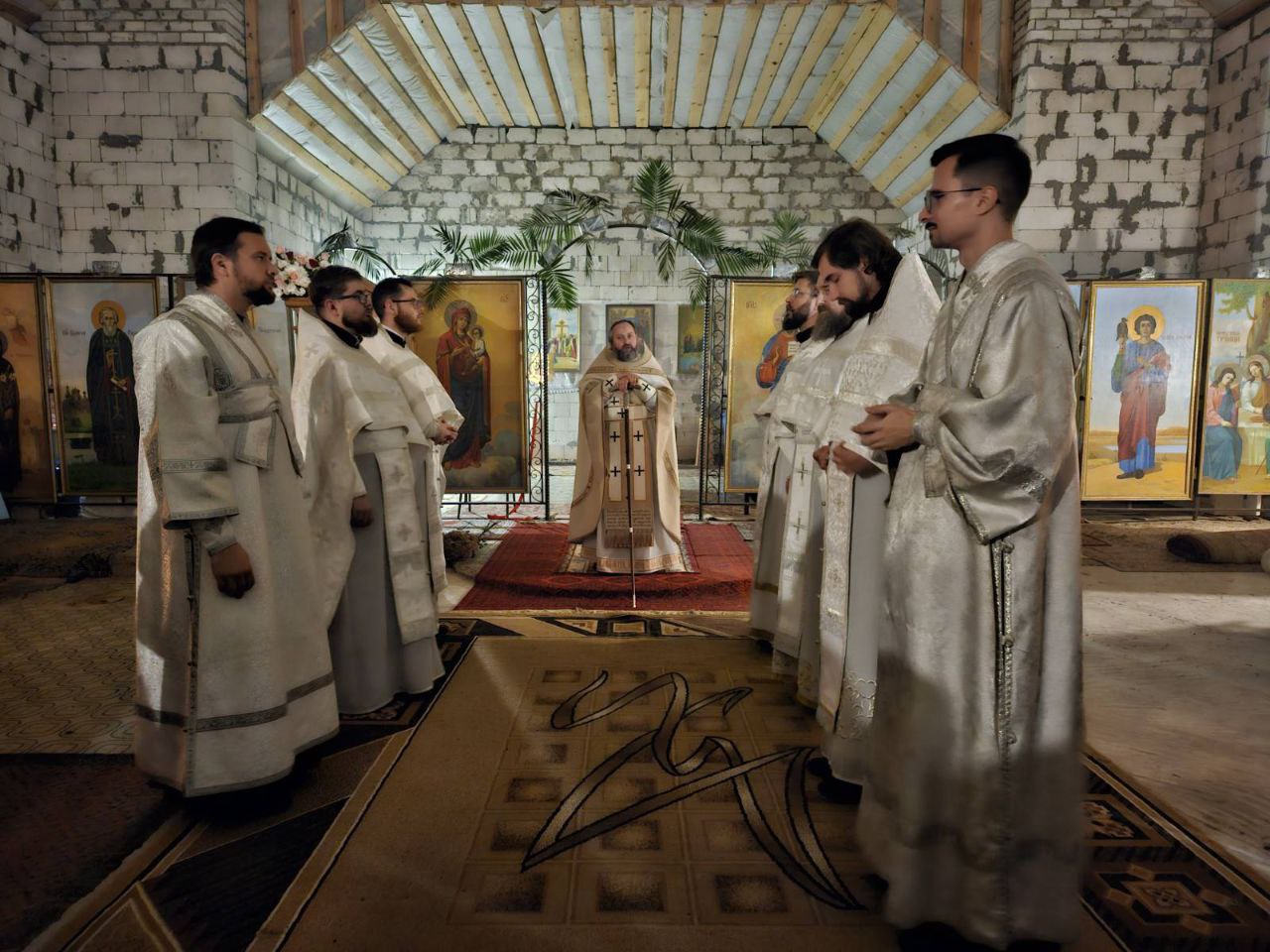 В мужском монастыре состоялась ночная Божественная литургия апостола Иакова