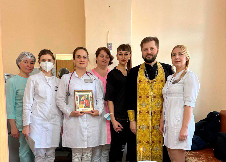 Иерей Николай Лазовский совершил освящение 2-го инфекционного отделения Бобруйской центральной больницы