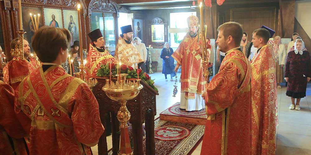 Епископ Серафим совершил Великую вечерню в Николо-Софийском храме г. Бобруйска
