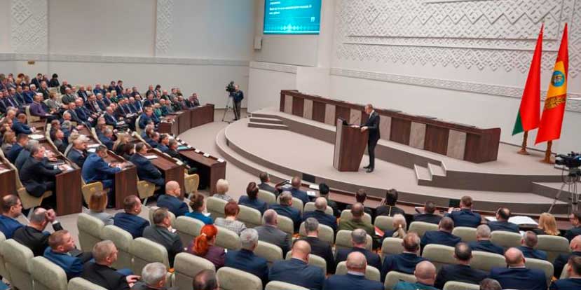 Епископ Серафим принял участие во встрече председателя Могилевского облисполкома Анатолия Исаченко с активом области