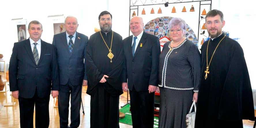 Епископ Серафим принял участие в торжественном собрании, посвященном подведению итогов отраслей народного хозяйства за 2024 год