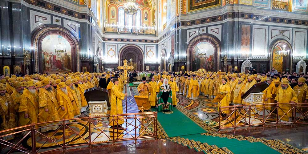 В шестнадцатую годовщину интронизации Святейшего Патриарха Кирилла епископ Серафим сослужил Предстоятелю Русской Церкви за Литургией в Храме Христа Спасителя