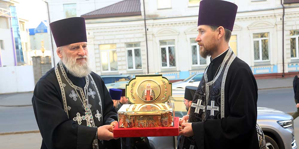 В Никольском кафедральном соборе г. Бобруйска состоялась торжественная встреча ковчега с мощами святителя Тихона, Патриарха Московского и всея России