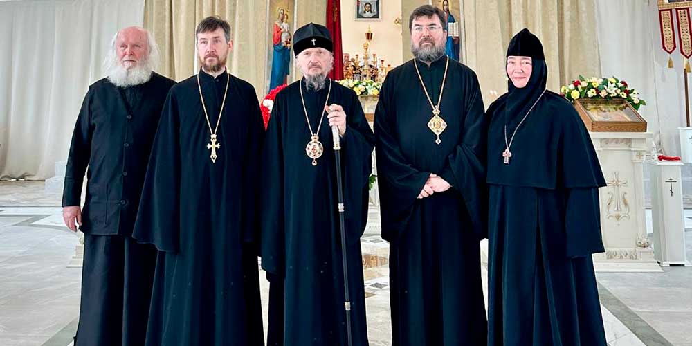 Высокопреосвященнейший Вениамин посетил Бобруйский женский монастырь Святых Жен-Мироносиц