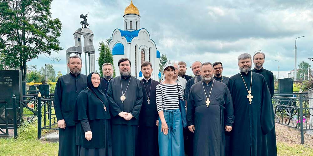 Улица Минская раскрывает тайны. Краеведческий музей организовал экскурсию по старинному бобруйскому кладбищу