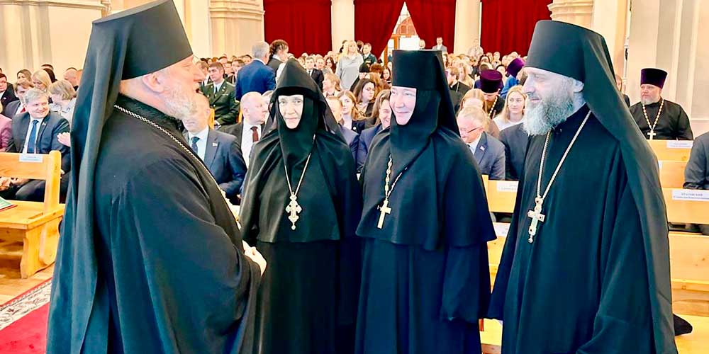 Игумения Параскева приняла участие в пленарном заседании «Разговор о важном: счастливая семья — сильное государство»