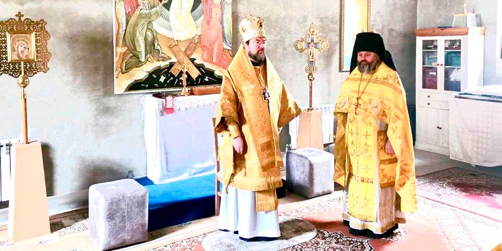 Епископ Серафим совершил Божественную литургию в мужском монастыре иконы Божией Матери «Живоносный Источник» (Прощанская пустынь)