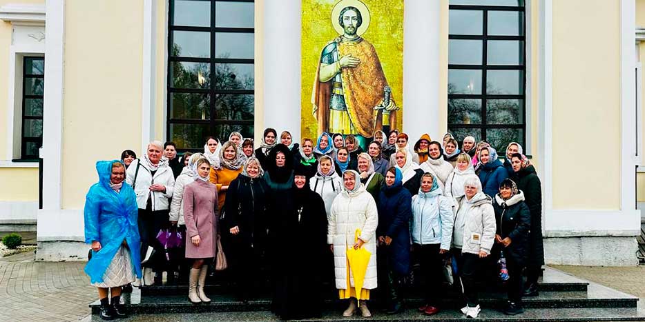 Гости из Минска посетили женский монастырь Святых Жен-Мироносиц
