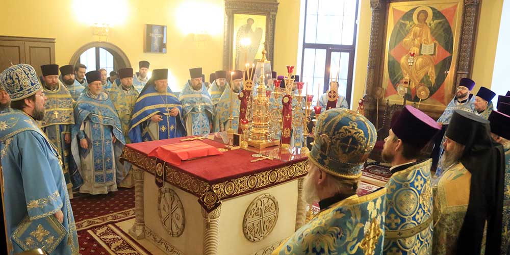 В Никольском кафедральном соборе г. Бобруйска состоялась общеепархиальная Божественная литургия