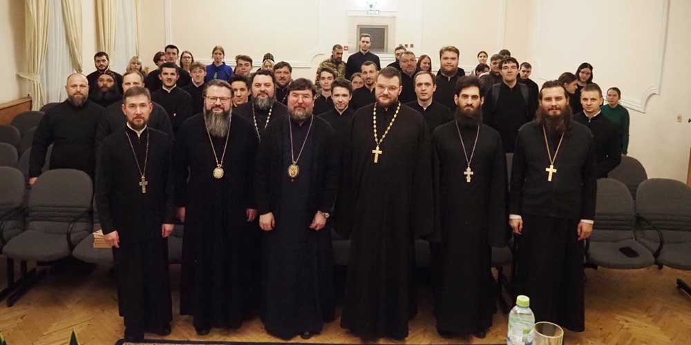Епископ Серафим встретился со студентами Смоленской духовной семинарии