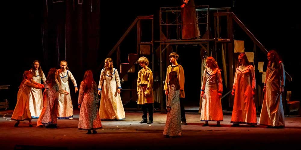 Состоялась премьера спектакля «Крестители земли русской. Князь Владимир» театральной студии «Благовест»