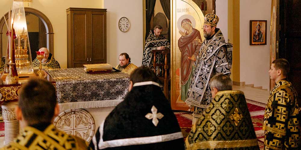 Архиерейская Литургия Преждеосвященных Даров в Никольском кафедральном соборе