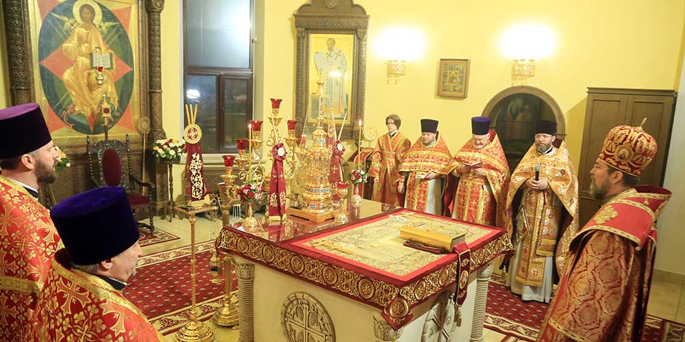 Пасхальная утреня и Божественная литургия в Никольском кафедральном соборе г. Бобруйска