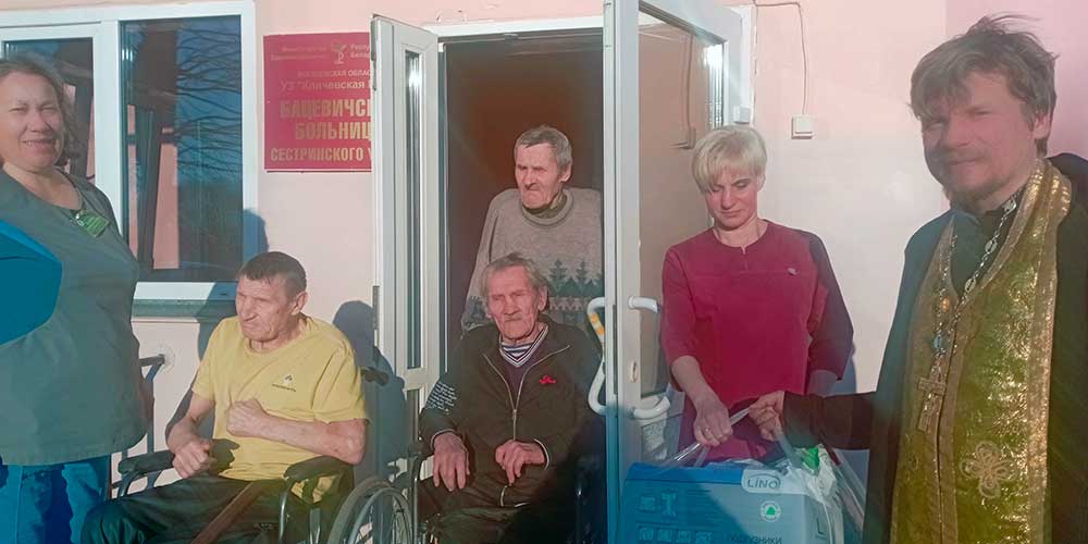 Священнослужитель совершил молебен о здравии