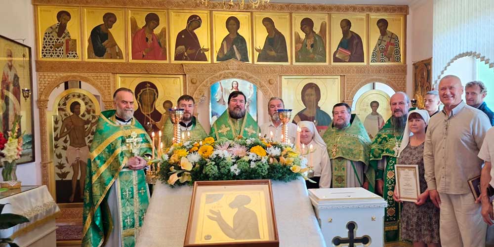 Епископ Серафим совершил Божественную литургию в Елисаветинском храме г. Бобруйска